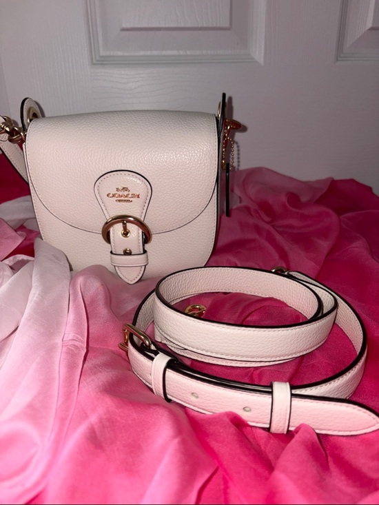 Coach Handbags - Coach Kleo Cream Pebbled Leather Purse Gold Hardware *FREE COACH ITEM INCLUDED*